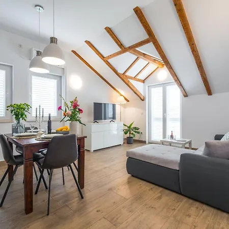 Апартаменты Terra - Comfort One Bedroom With Balcony And View Veliki